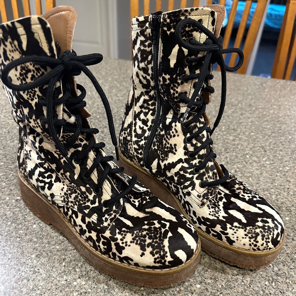 Free People Combat Boot Taos Print Cow Hair Lace Up Lug Brown Black Tan … - Picture 5 of 7